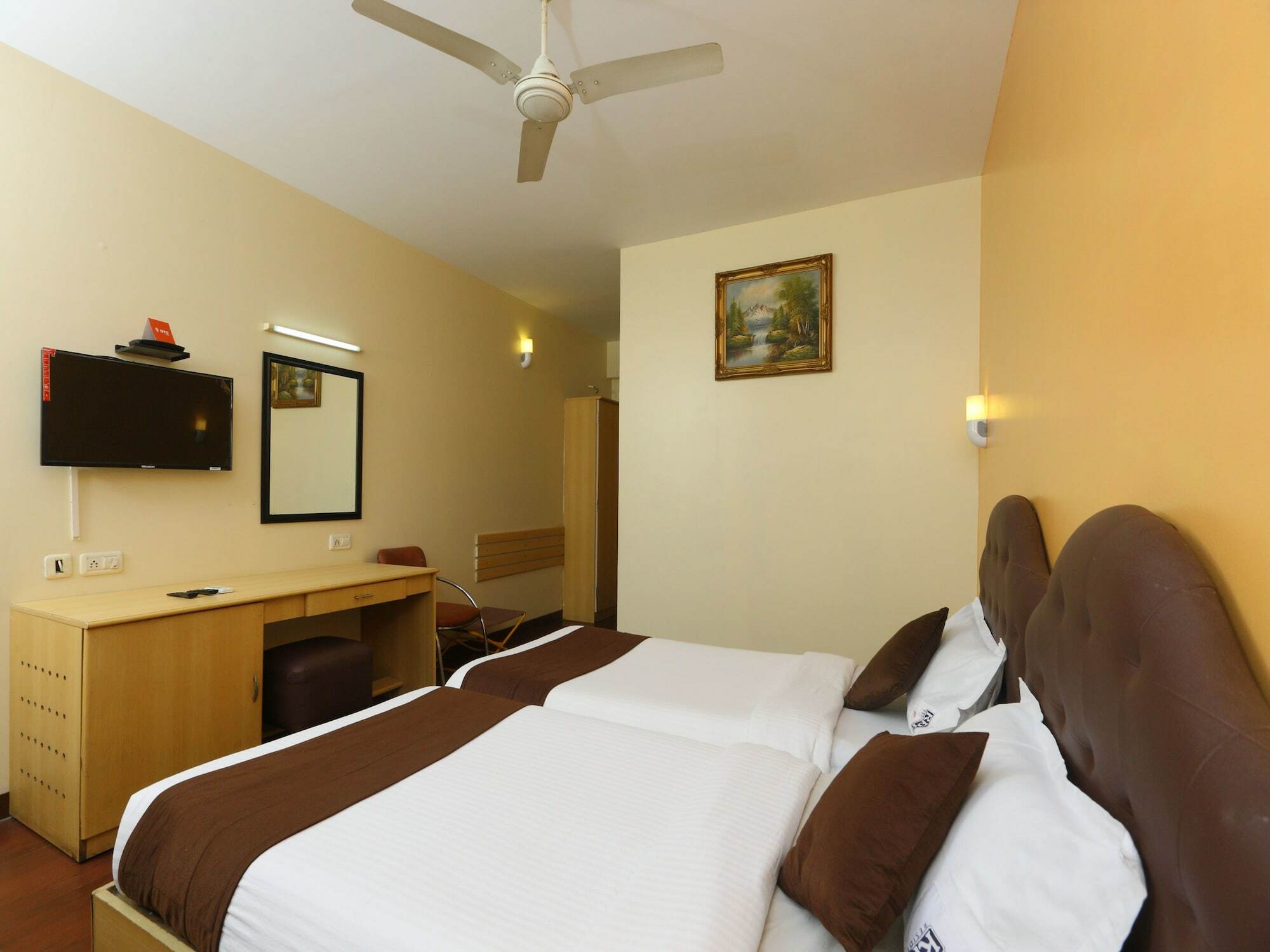 Oyo 14933 Rpr Residency Hotel Chennai Exterior foto